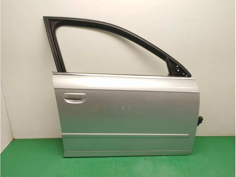 Recambio de puerta delantera derecha para audi a4 berlina (8e) 2.0 tdi referencia OEM IAM Recambio de puerta delantera derecha para audi a4 berlina (8e) 2.0 tdi referencia OEM IAM