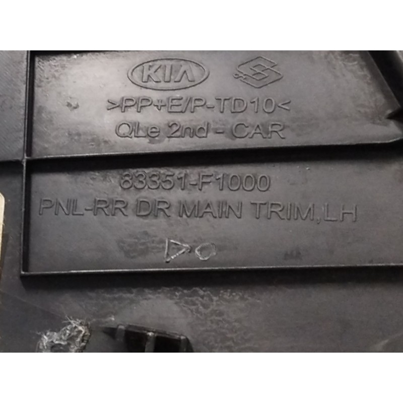 GUARNECIDO PUERTA TRASERA IZQUIERDA