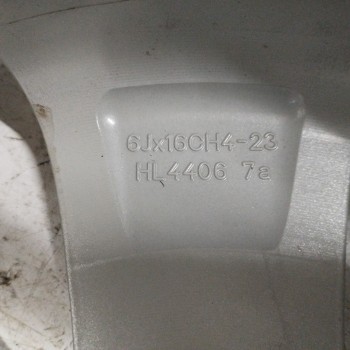 Recambio de llanta para citroën c3 picasso 1.6 hdi fap referencia OEM IAM 9675562577 6JX16CH4-23 4H 4X108