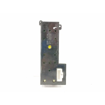 Recambio de mando elevalunas delantero izquierdo para hyundai i30 1.6 crdi cat referencia OEM IAM 935702L000  