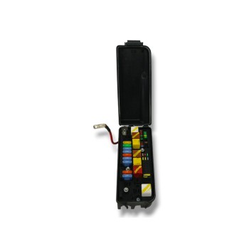 Recambio de caja reles / fusibles para opel vectra c berlina 1.9 cdti referencia OEM IAM 13240247 24438039 