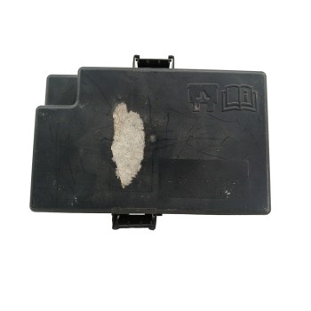 CAJA RELES / FUSIBLES 