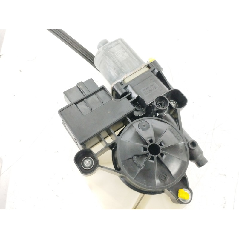 ELEVALUNAS TRASERO IZQUIERDO 5Q0959811E