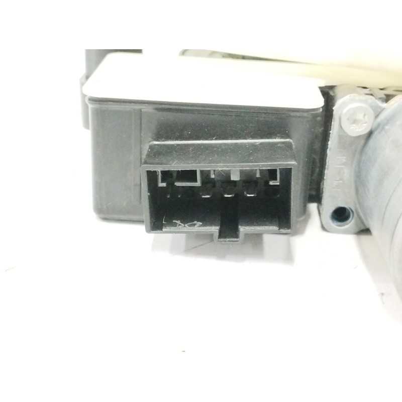 ELEVALUNAS TRASERO IZQUIERDO 5Q0959811E