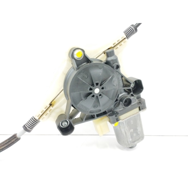 ELEVALUNAS DELANTERO DERECHO 5Q0959802B