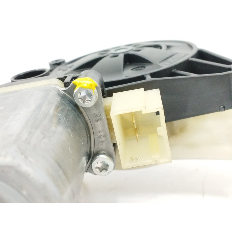 ELEVALUNAS DELANTERO IZQUIERDO 5Q0959801B