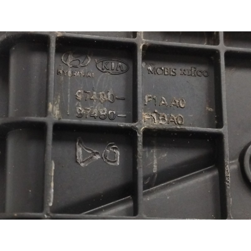 REJILLA AIREADORA DELANTERA DERECHA