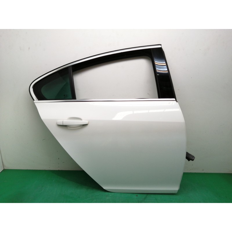 Recambio de puerta trasera derecha para opel insignia berlina 2.0 16v cdti referencia OEM IAM  OBSERVAR FOTOS 