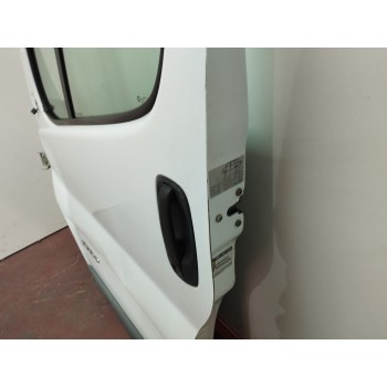 Recambio de puerta delantera izquierda para renault trafic combi (ab 4.01) 1.9 diesel referencia OEM IAM  OBSERVAR FOTOS 