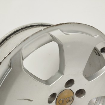Recambio de llanta para audi a3 (8p) 1.9 tdi referencia OEM IAM 8P0601025C 7,5JX17H2 ET56 5H 5X112