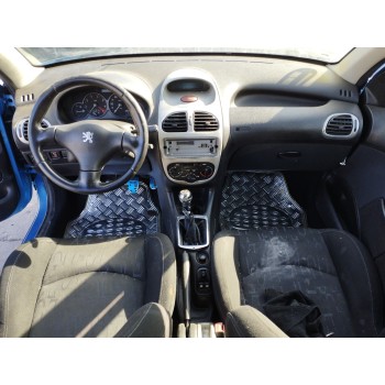 peugeot 206 berlina del año 2001