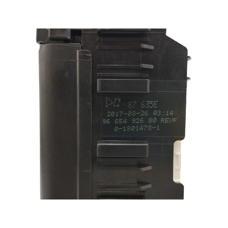 CAJA RELES / FUSIBLES