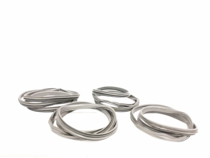 Recambio de gomas contorno puerta para opel corsa c 1.4 16v referencia OEM IAM   