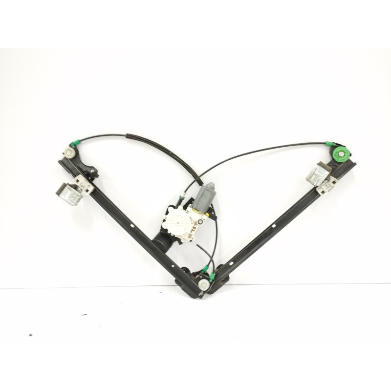 ELEVALUNAS DELANTERO IZQUIERDO