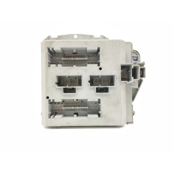 Recambio de caja reles / fusibles para fiat linea (110) 1.3 16v jtd cat referencia OEM IAM 51815360  