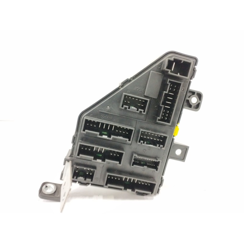 CAJA RELES / FUSIBLES