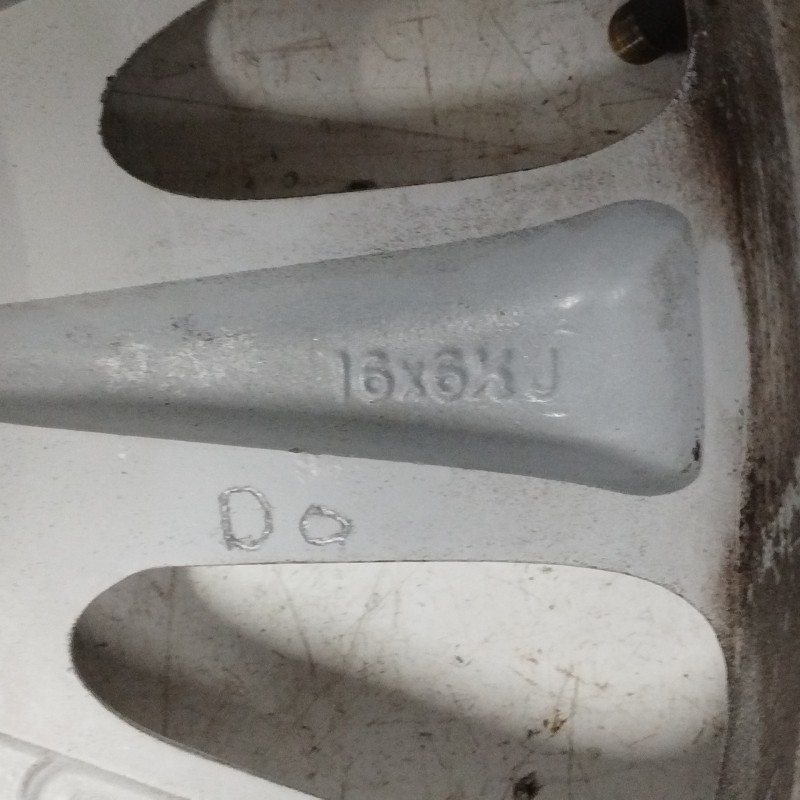 LLANTA 16X6 5J-40 5H 5X115