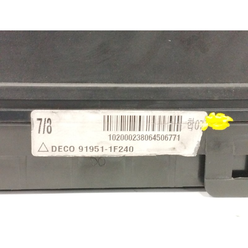 CAJA RELES / FUSIBLES