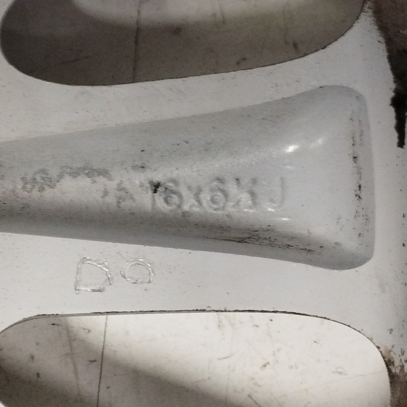 LLANTA 16X6 5J-40 5H 5X115