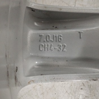 Recambio de llanta para peugeot 308 1.6 16v hdi fap referencia OEM IAM 9673708077 7,0J16CH4-32 4H 4X108