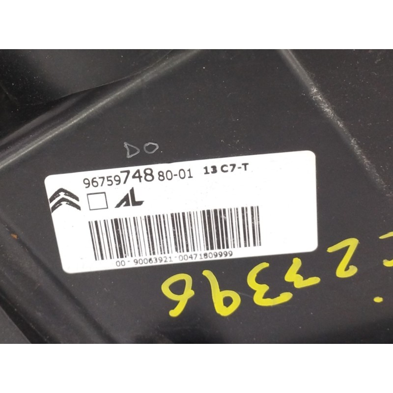 FARO DERECHO SOPORTE REPARADO OBSERVAR FOTO