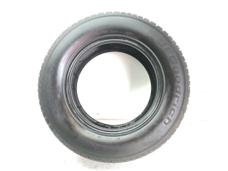 Recambio de neumatico para para varios modelos referencia OEM IAM 23565R16 BFGOODRICH ACTIVAN