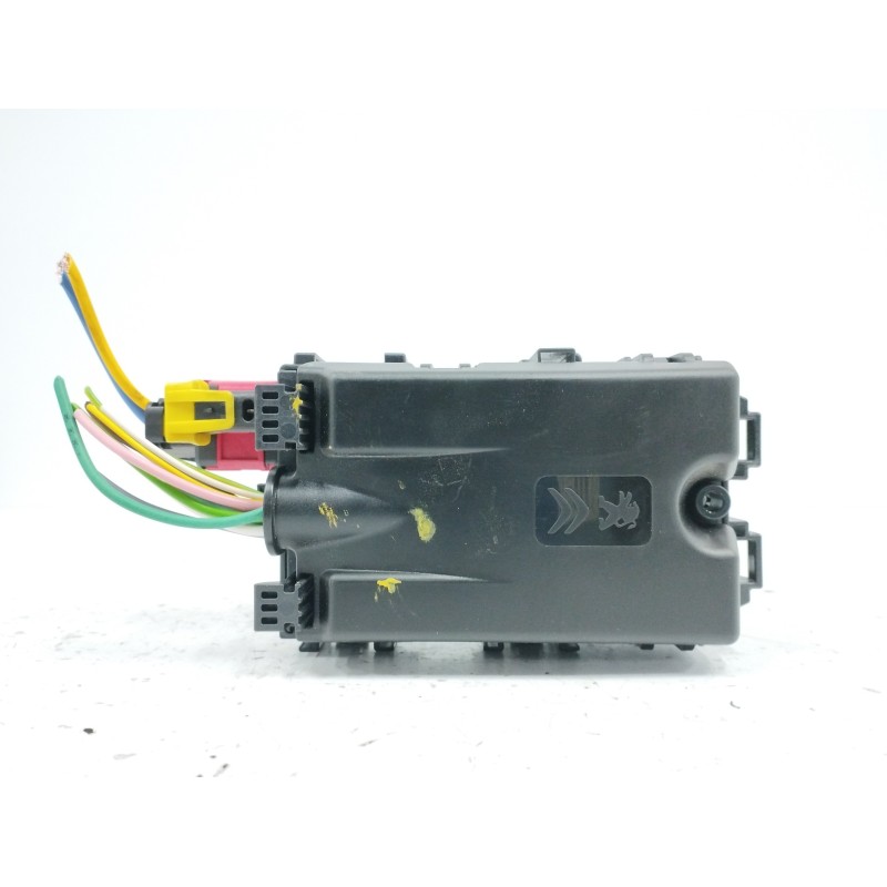 CAJA RELES / FUSIBLES