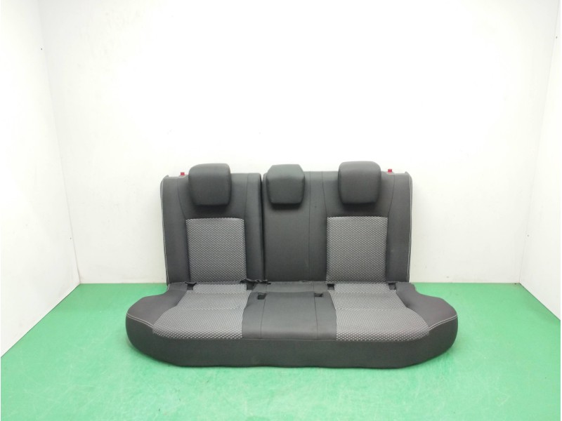 Recambio de asientos traseros para suzuki vitara 1.0 12v boosterjet cat referencia OEM IAM   