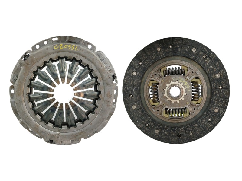 Recambio de kit embrague para toyota yaris 1.4 turbodiesel cat referencia OEM IAM NP52100  
