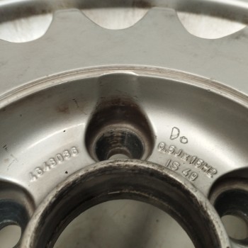 Recambio de llanta para saab 900 berlina 2.3 cat referencia OEM IAM 4648036 6,5JX15H2 IS49 5H 5X110