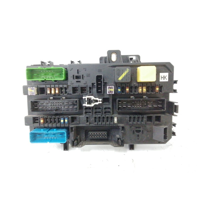Recambio de caja reles / fusibles para opel astra gtc 1.9 cdti referencia OEM IAM 13206762 5DK00866932 