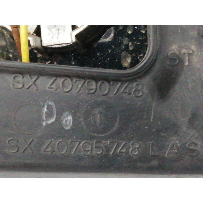 FARO IZQUIERDO SX40795748