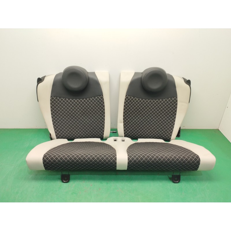 Recambio de asientos traseros para fiat 500 hybrid 1.0 referencia OEM IAM   