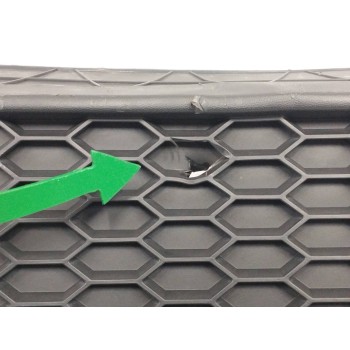 Recambio de moldura para volkswagen polo gti referencia OEM IAM 2G6807568F OBSERVAR FOTOS DIFUSOR TRASERO