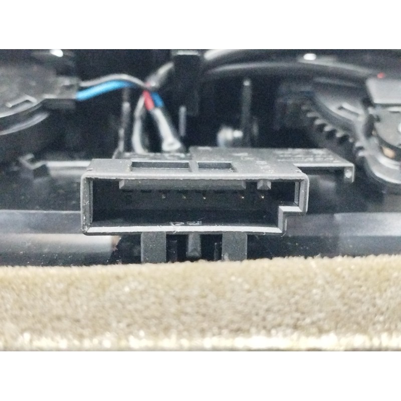 REJILLA AIREADORA TRASERA CENTRAL