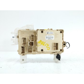 Recambio de caja reles / fusibles para toyota corolla verso (r1) 2,2 d-4d sport referencia OEM IAM 892210F010  