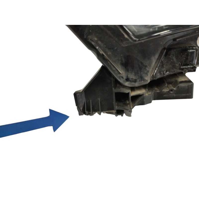 FARO IZQUIERDO SOPORTES ROTOS SIN MODULO LED