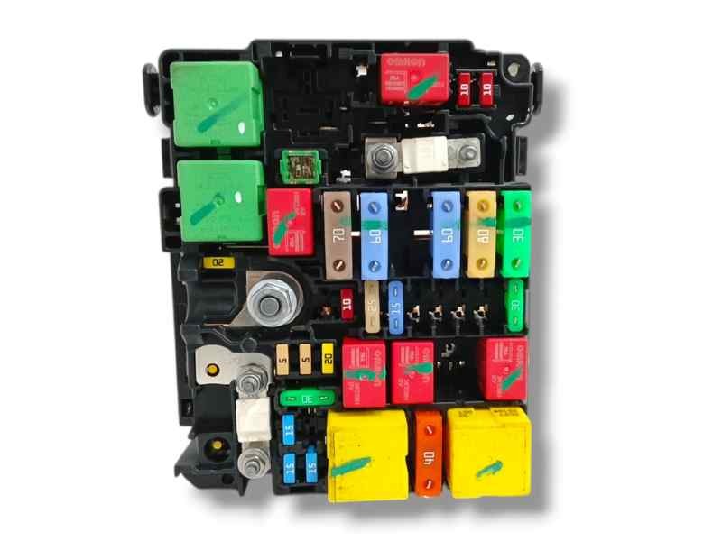 Recambio de caja reles / fusibles para opel crossland x 1.2 referencia OEM IAM 9804846880 94WBX4I675 
