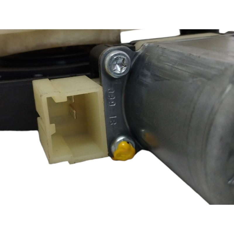 ELEVALUNAS DELANTERO IZQUIERDO 5Q0959801B