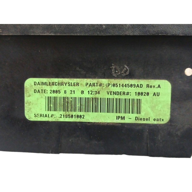 CAJA RELES / FUSIBLES PLASTICO DAÑADO