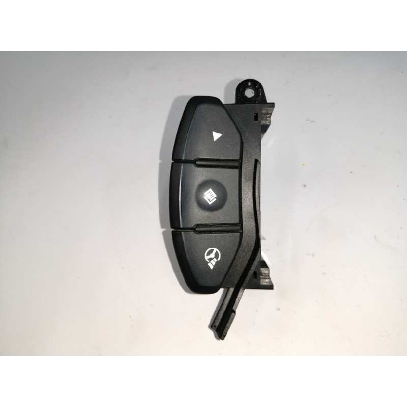 Recambio de mando volante para kia carens iv 1.7 crdi referencia OEM IAM 96720A4000WK LADO DERECHO 