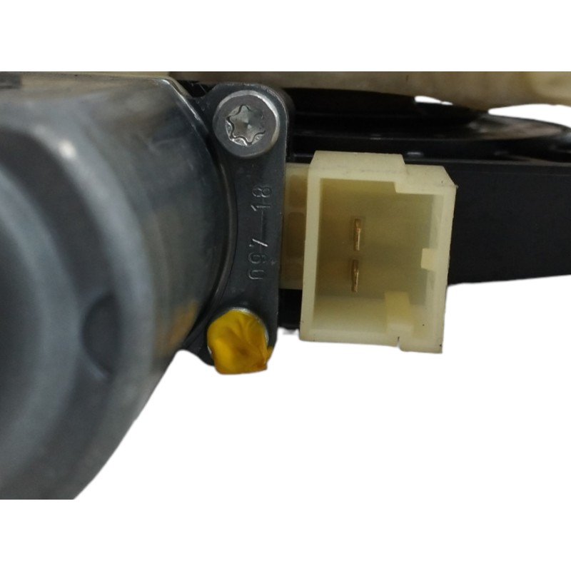 ELEVALUNAS DELANTERO DERECHO 5Q0959802B