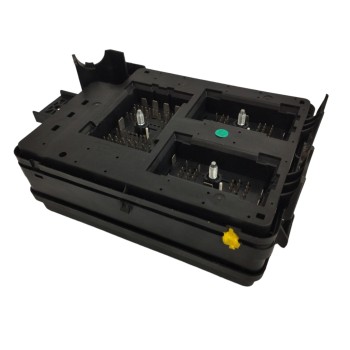 Recambio de caja reles / fusibles para chevrolet aveo 1.4 cat referencia OEM IAM 95092982  