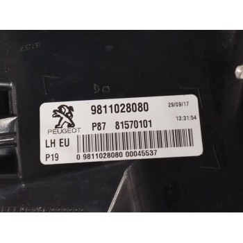 Recambio de piloto trasero izquierdo para peugeot 5008 1.2 12v e-thp referencia OEM IAM 9811028080  