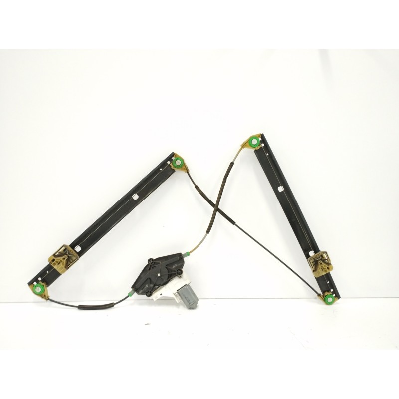 ELEVALUNAS DELANTERO IZQUIERDO