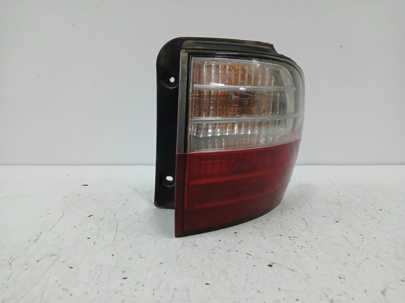Recambio de piloto trasero derecho para hyundai h 1 2.5 turbodiesel cat referencia OEM IAM 924024A6  