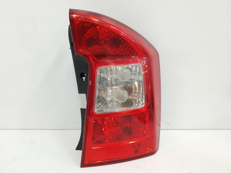 Recambio de piloto trasero derecho para kia carens iii monospace (un) 2.0 crdi 140 referencia OEM IAM 924021D010  92402100