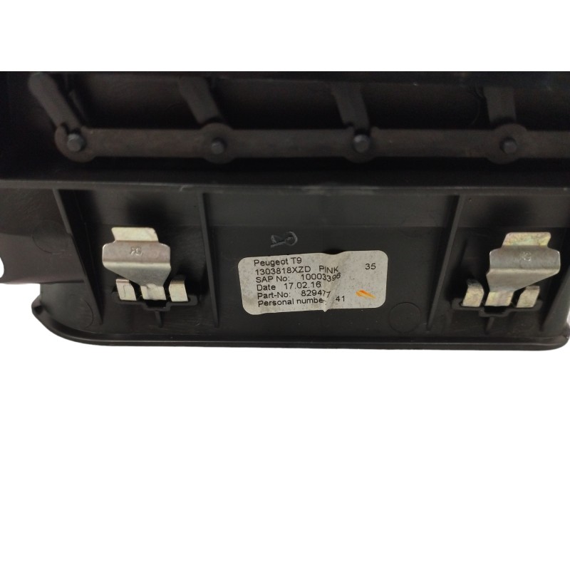 REJILLA AIREADORA LADO IZQUIERDO