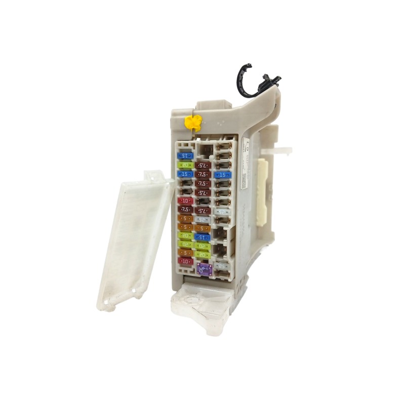 CAJA RELES / FUSIBLES