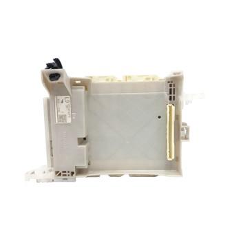 Recambio de caja reles / fusibles para toyota yaris (_p13_) 1.3 (nsp130_) referencia OEM IAM 8273052F80  